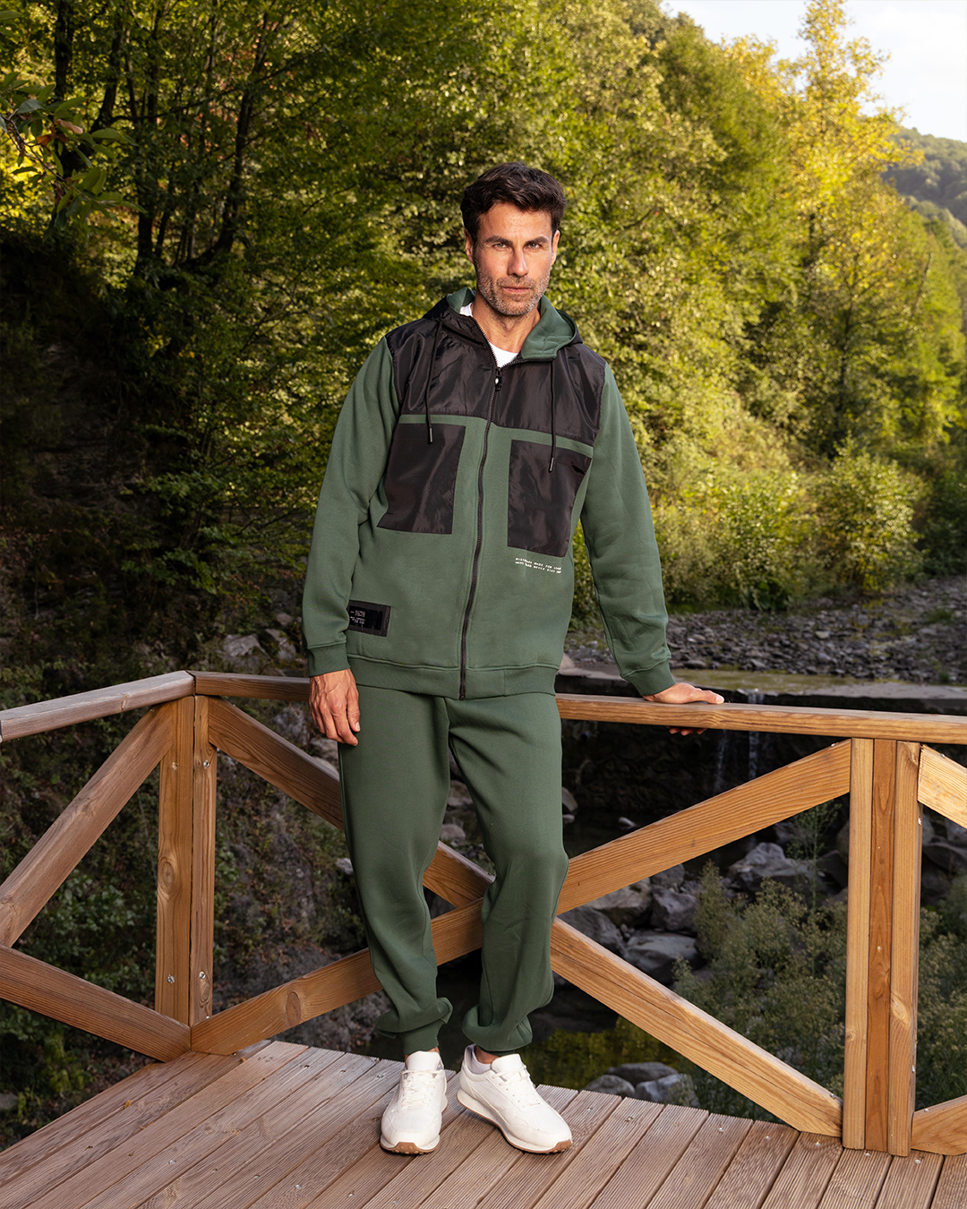 never stay the same طقم رياضي رجالي