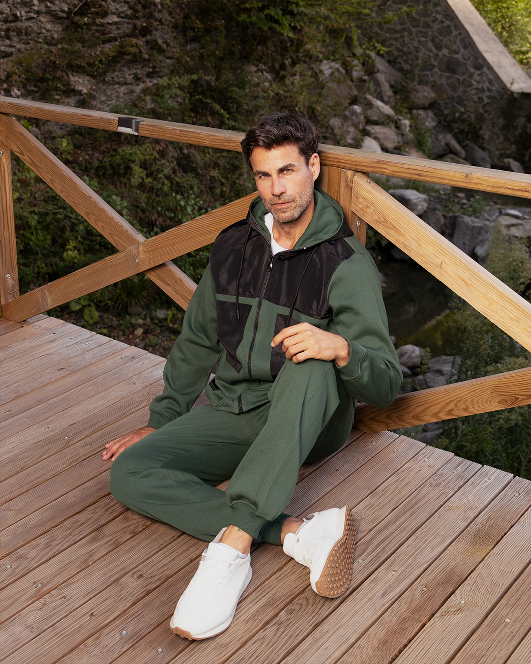 never stay the same طقم رياضي رجالي