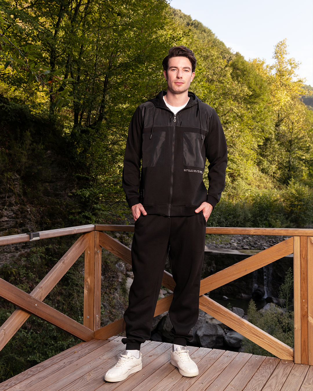 never stay the same طقم رياضي رجالي