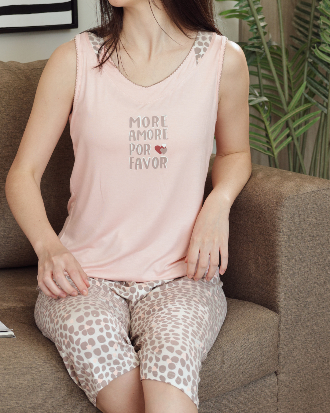 Women's pajamas, a wide shoulder, pyromuda trousers, printing a small heart
