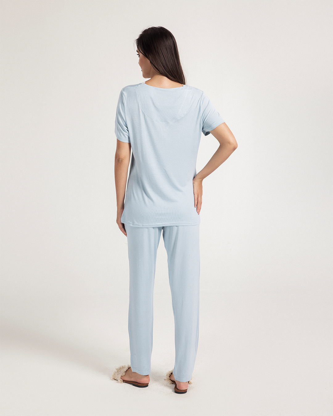 بيجاما حريمي نصف كم بنطلون طويل تطريز باقة ورد