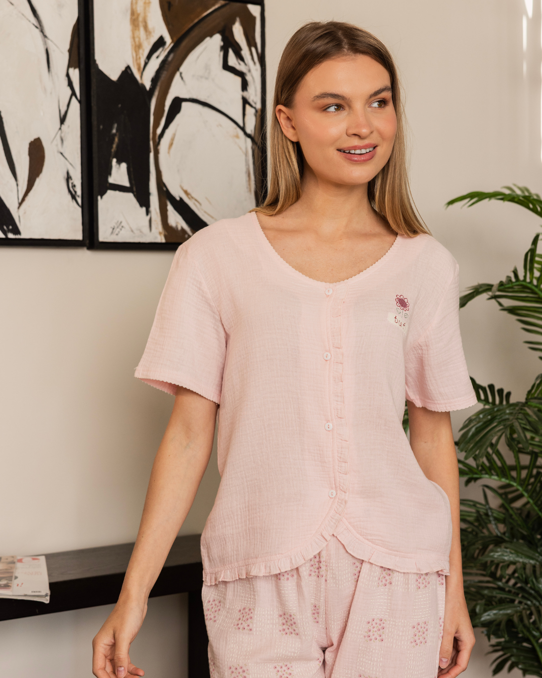 Women's pajamas half, how many opened trousers, printing roses, a rose rode