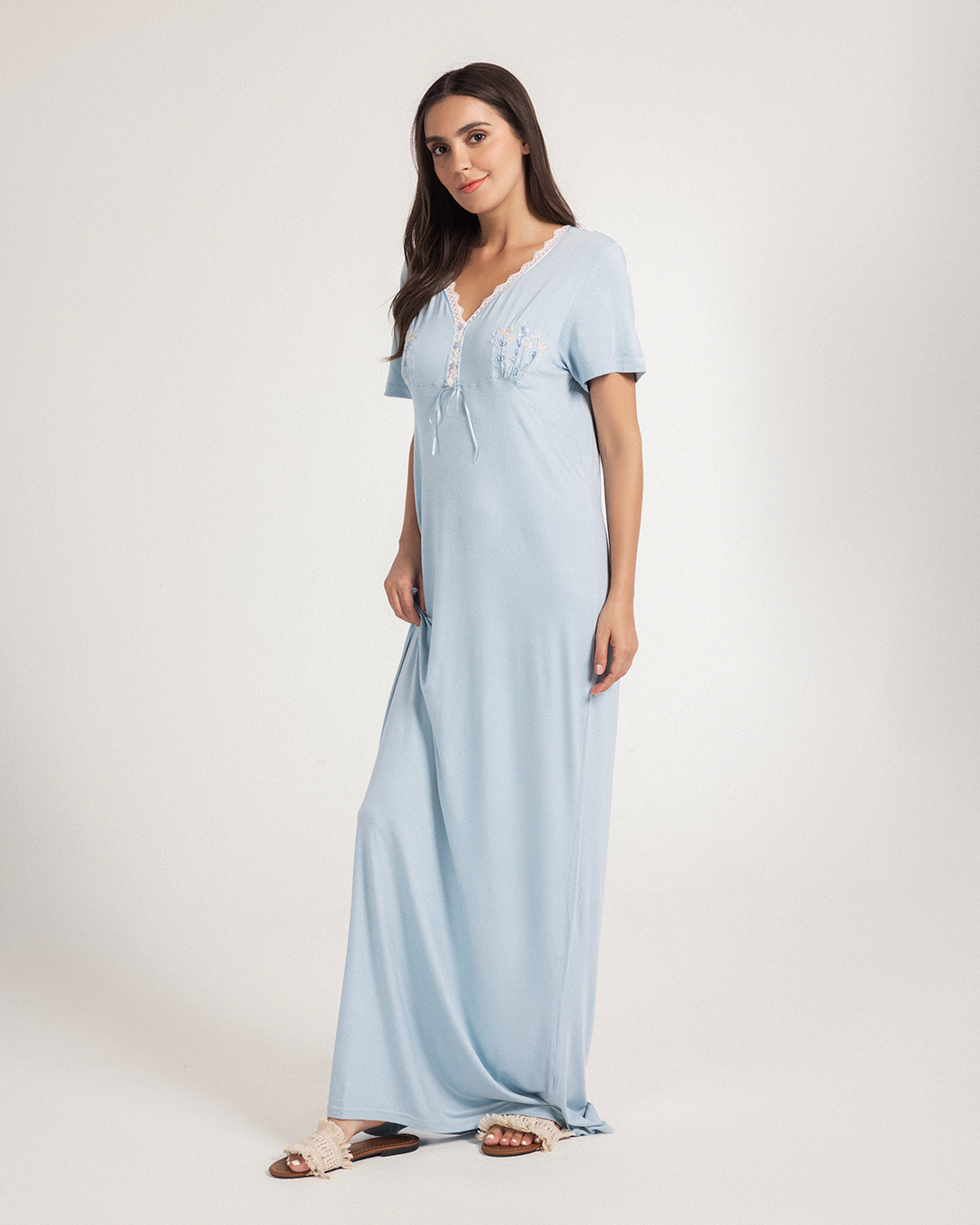 نايت شيرت طويلة نصف كم تطريز باقة ورد