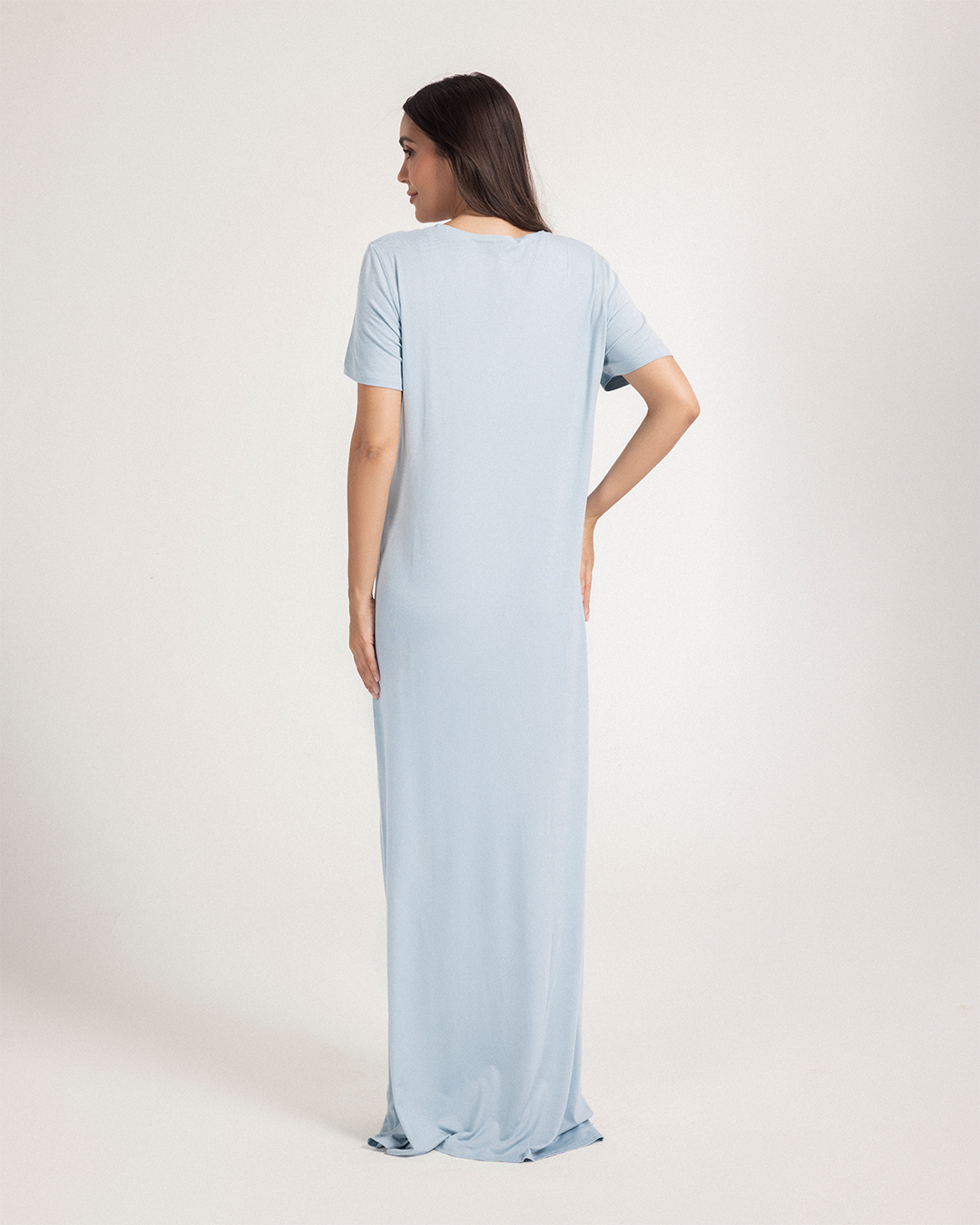 نايت شيرت طويلة نصف كم تطريز باقة ورد