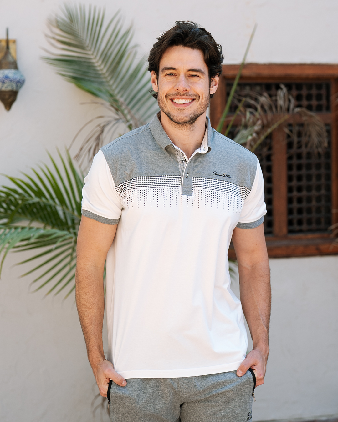 Dots Men's pajamas text how many collar and trousers