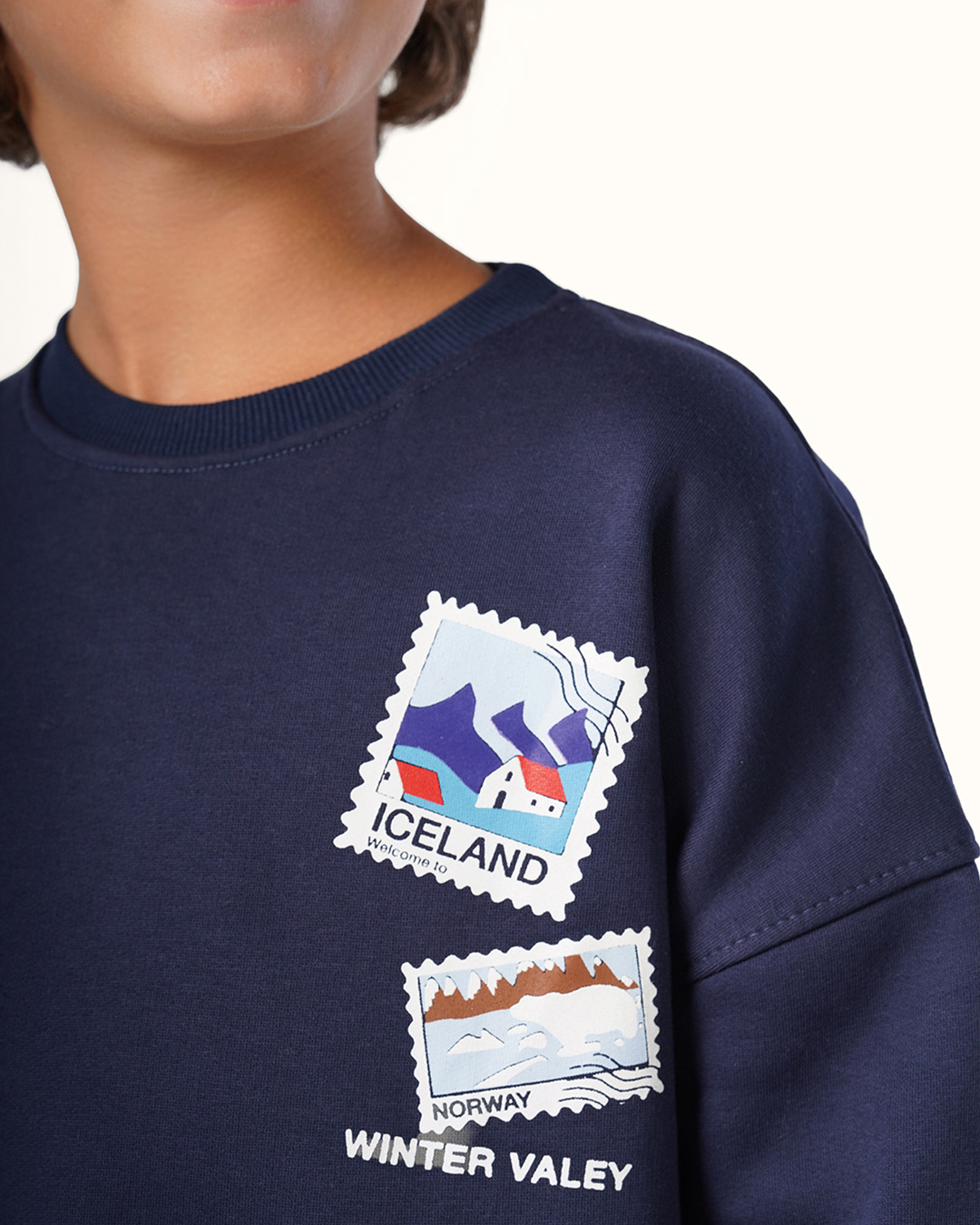 Enfants en pyjamas en Islande enfants