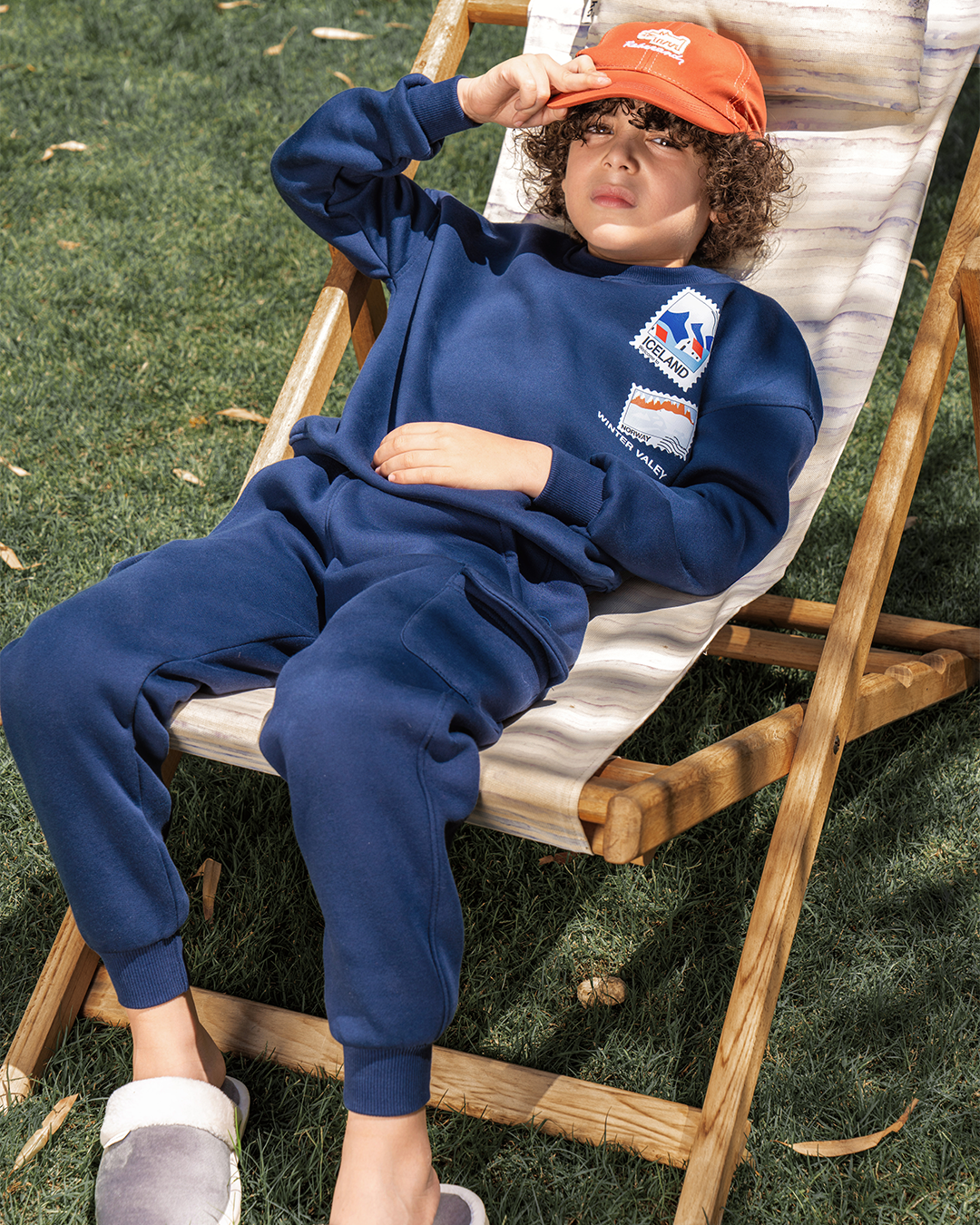 Enfants en pyjamas en Islande enfants