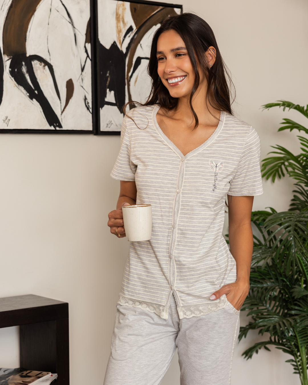 Women's pajamas half how long the buttons of long trousers opened up