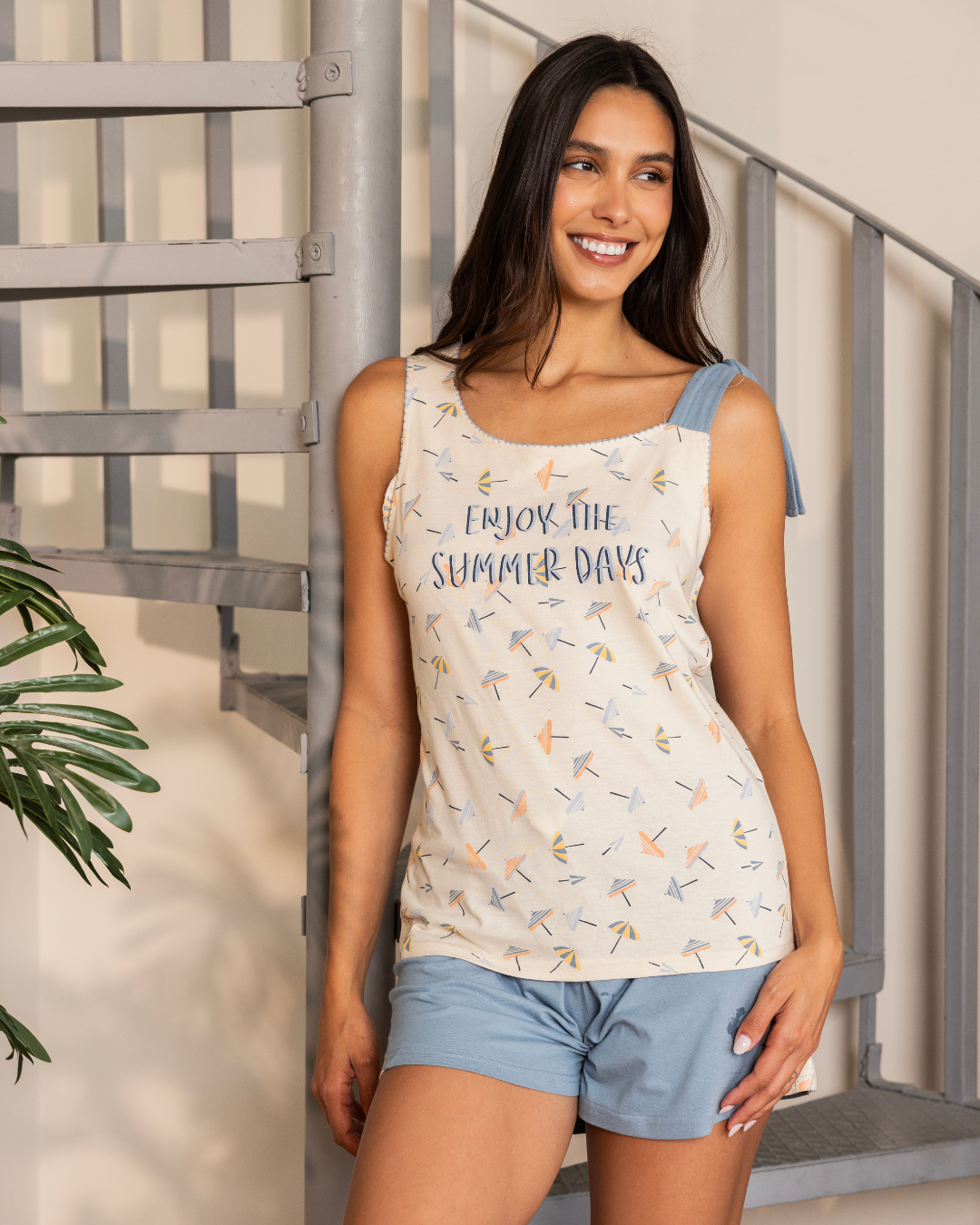 بيجاما حريمي حمالة عريضة مع شورت قصير طباعة شمسية