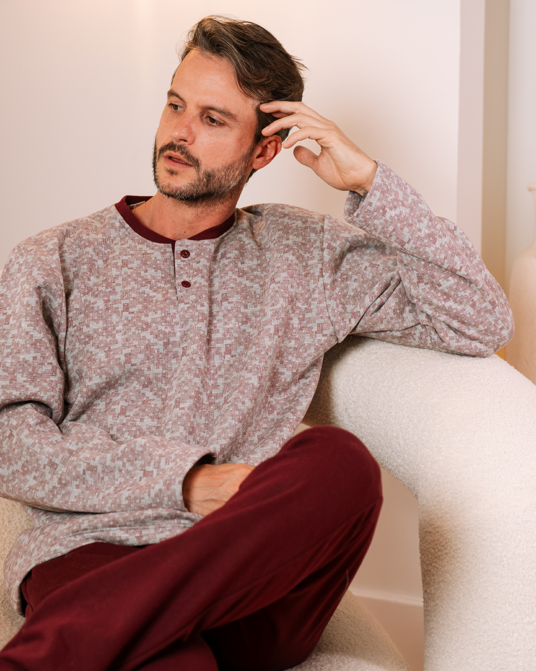 بيجامة رجالي مرد بولو وتارى منقوش بزراير وبنطلون ساده ميلتون