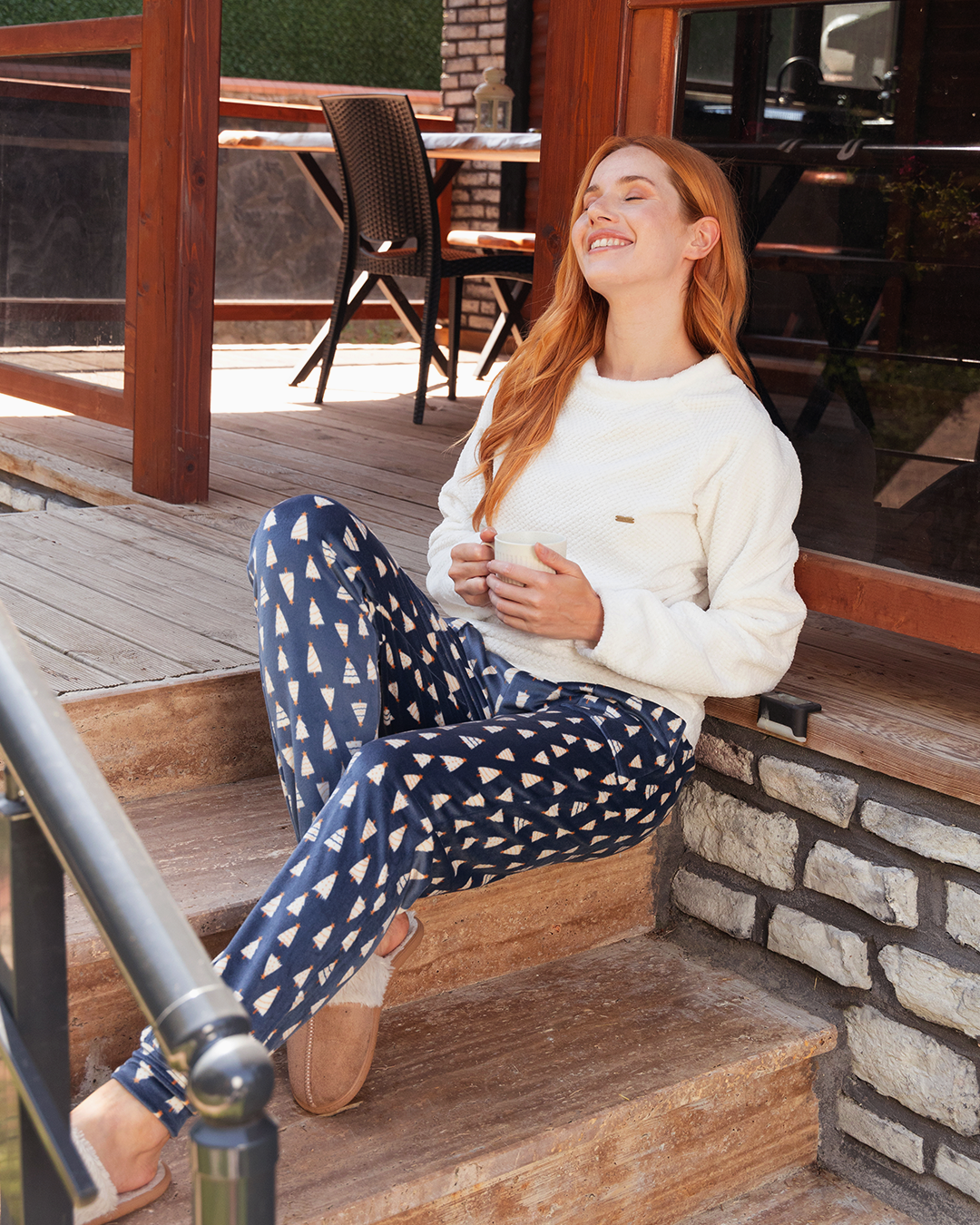 Good Night Women's Polar Zigzag Pajama Top and Cotton Velvet Pants