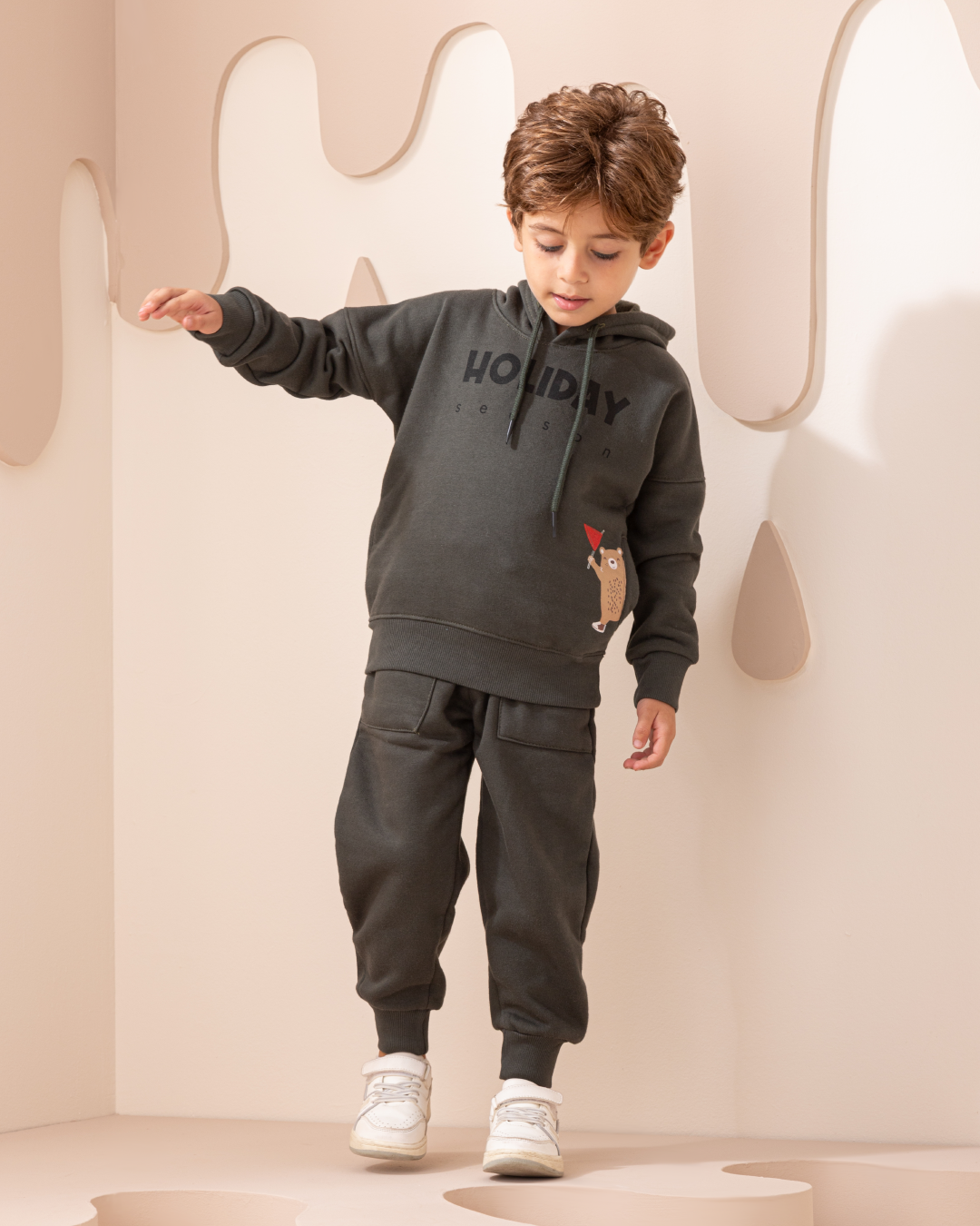 Holiday Season بيجاما أولادي بكابيشون