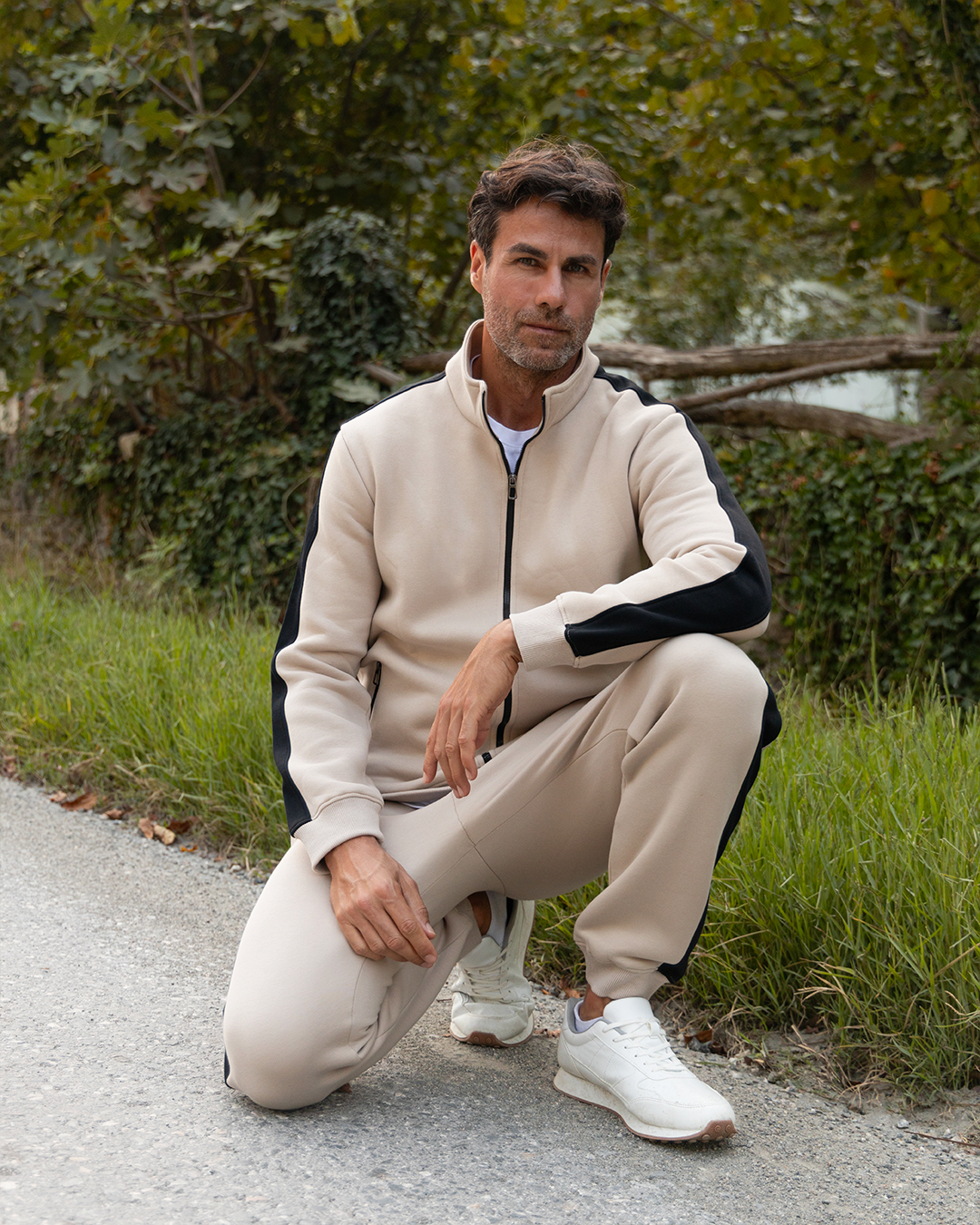 Color block men's pajamas with sleeves and pants