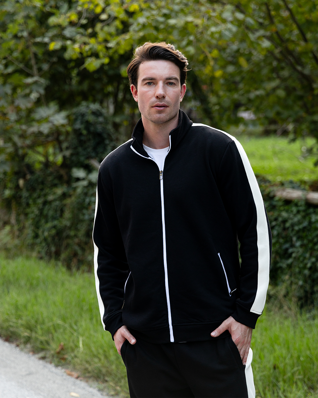 Color block men's pajamas with sleeves and pants