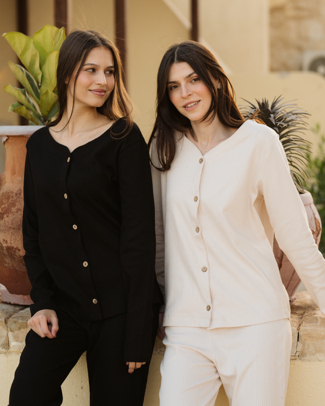 interlock Loung set  طقم حريمي بزراير وبنطلون واسع