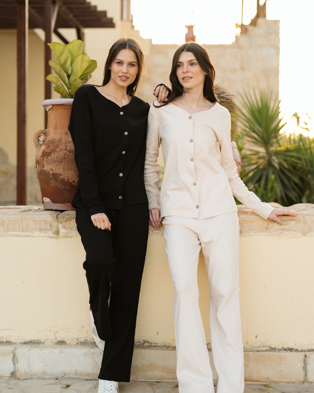 interlock Loung set  طقم حريمي بزراير وبنطلون واسع