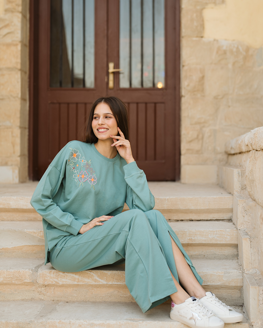 Floral woman بيجاما حريمي بكم و بنطلون بفتحه اماميه