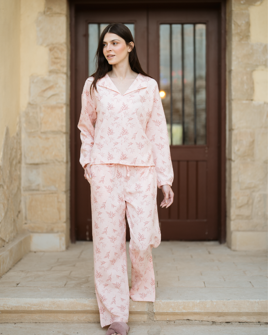 Spring vibes Women's pajamas with long sleeves and trousers with a slit on the side