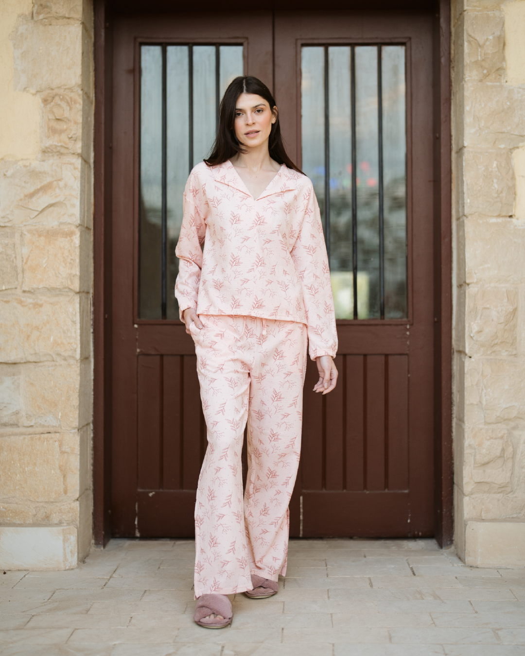 Spring vibes Women's pajamas with long sleeves and trousers with a slit on the side