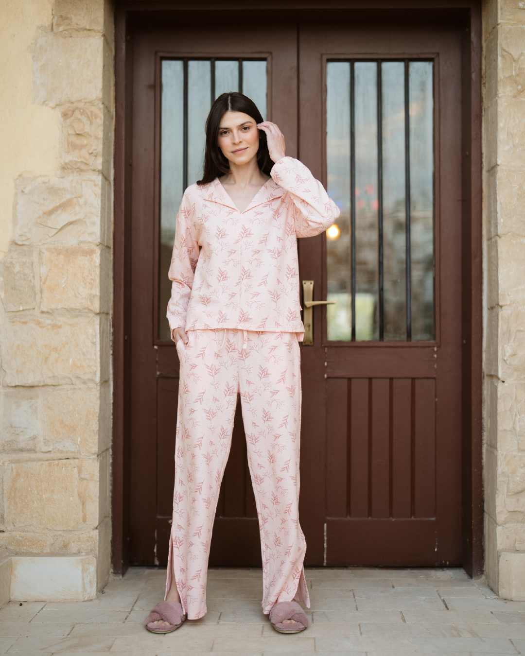 Spring vibes Women's pajamas with long sleeves and trousers with a slit on the side