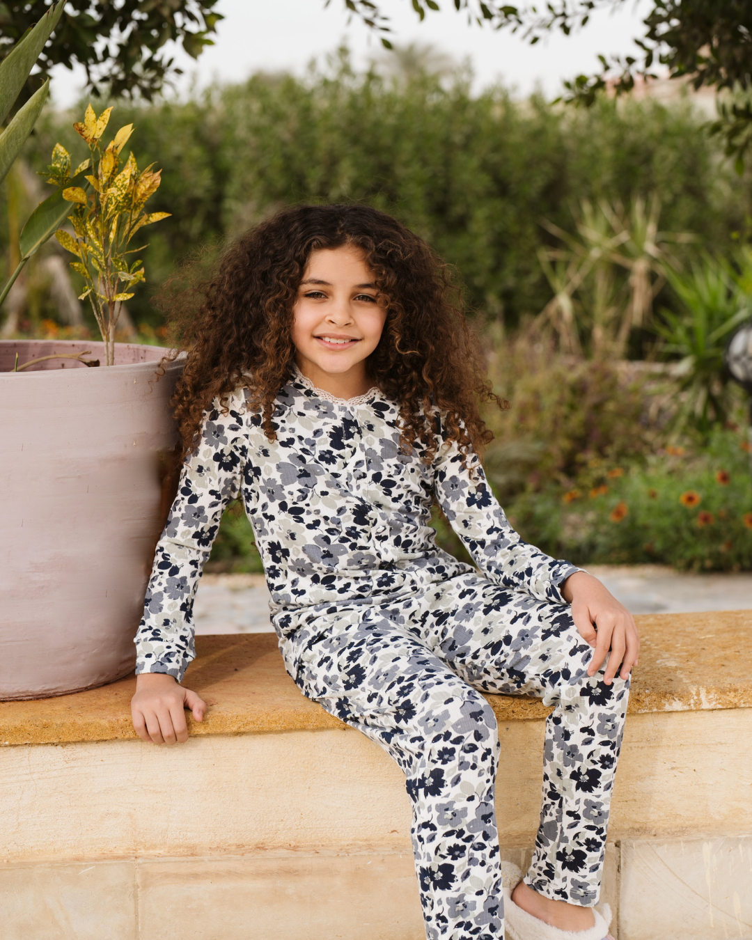 Big Blue Flowers بيجاما بناتي كًم طويل بدانتل