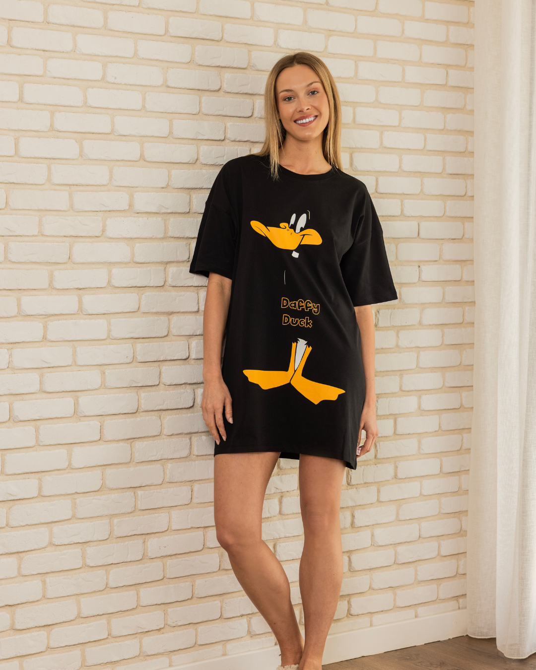 قميص نوم فضفاض مع طباعه كبيره