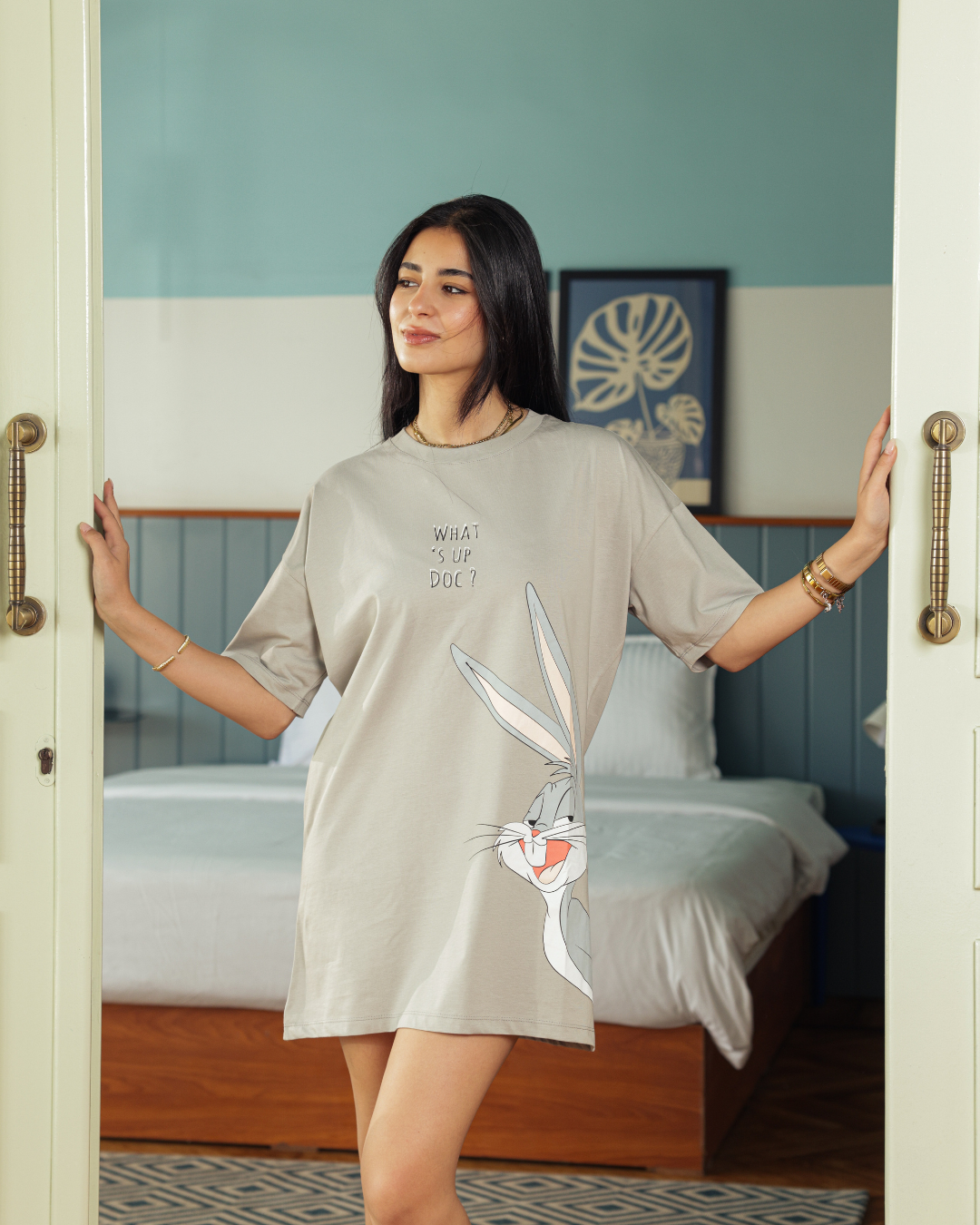 قميص نوم فضفاض مع طباعه كبيره