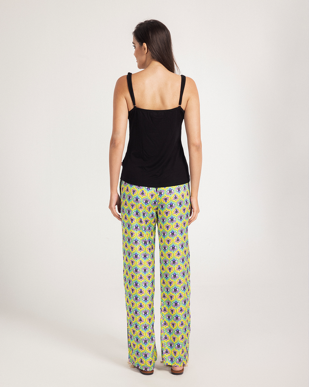 بيجاما حمالة وبنطلون ساتان بطباعه مميزه