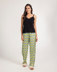 بيجاما حمالة وبنطلون ساتان بطباعه مميزه