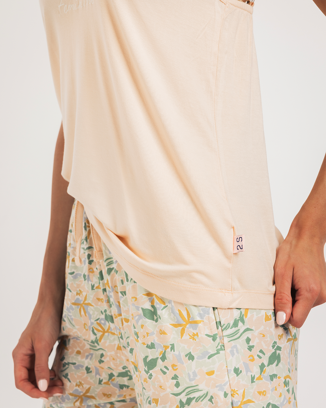 بيجاما بنطلون و حمالة فيسكوز ليكرا ورود متدخله