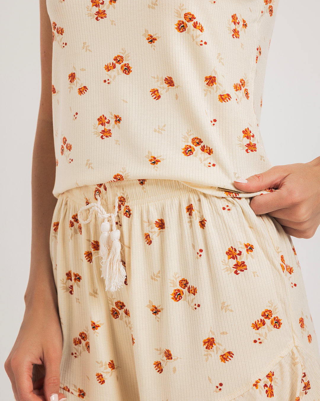 بيجاما شورت فسكوز مضلع ورود برتقالى