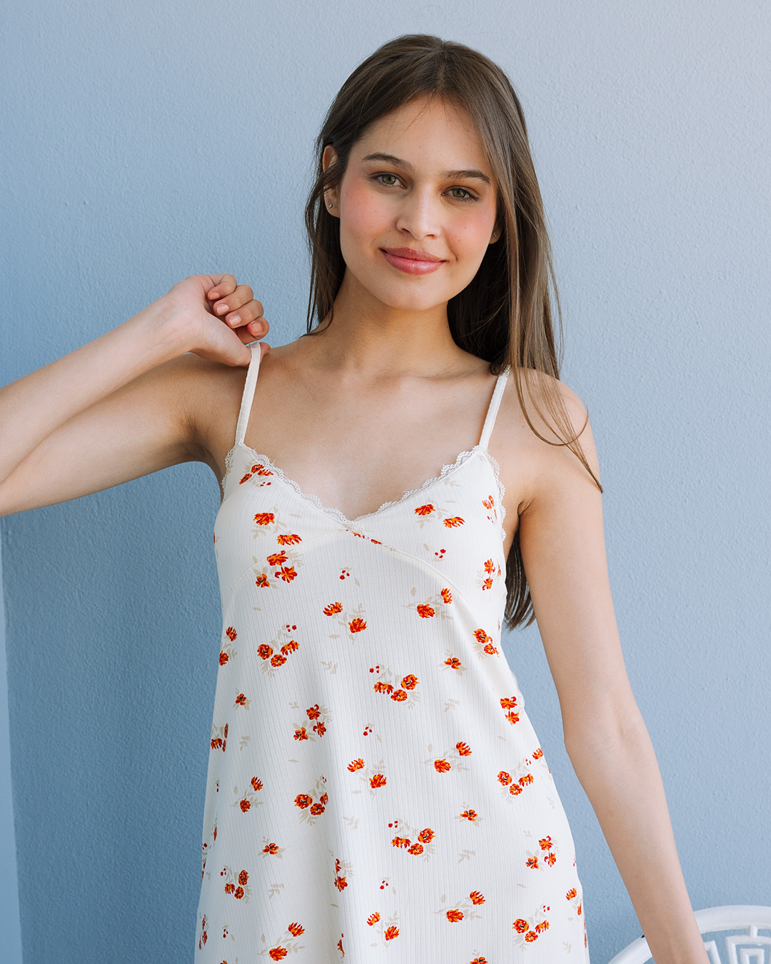 قميص حريمي حمالة بدانتل ورد برتقالى