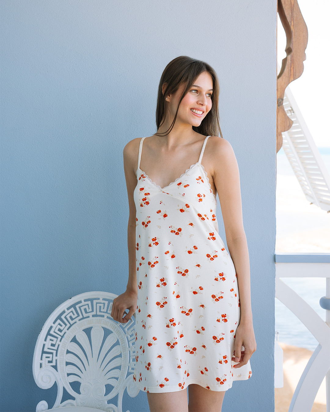 قميص حريمي حمالة بدانتل ورد برتقالى