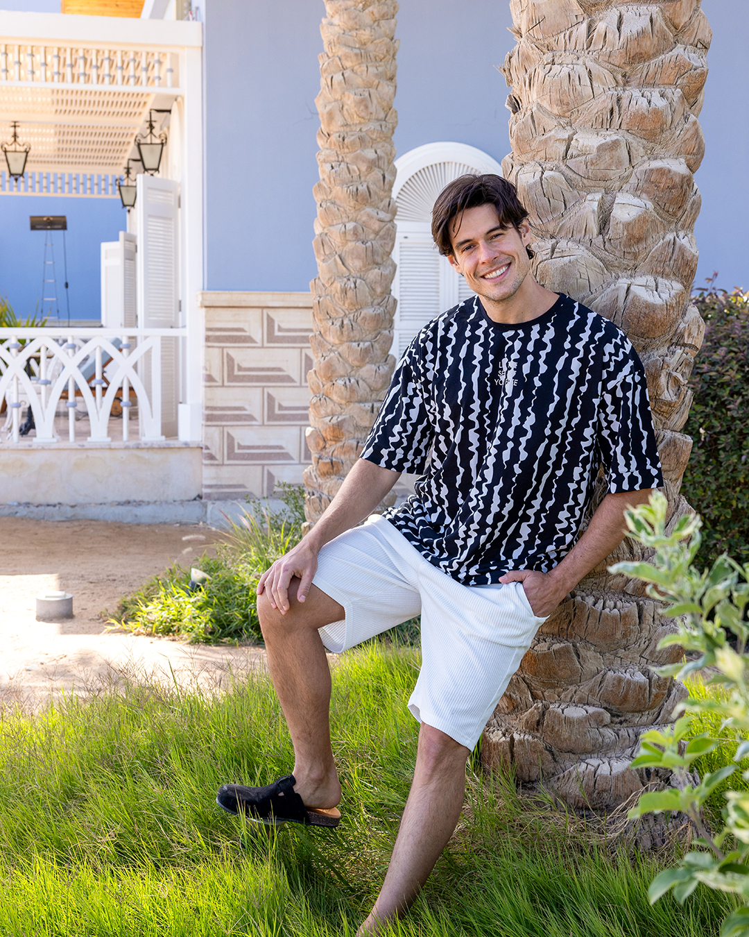 بيجاما شورت جاكارد مع توب نص كم و طباعه مميزه