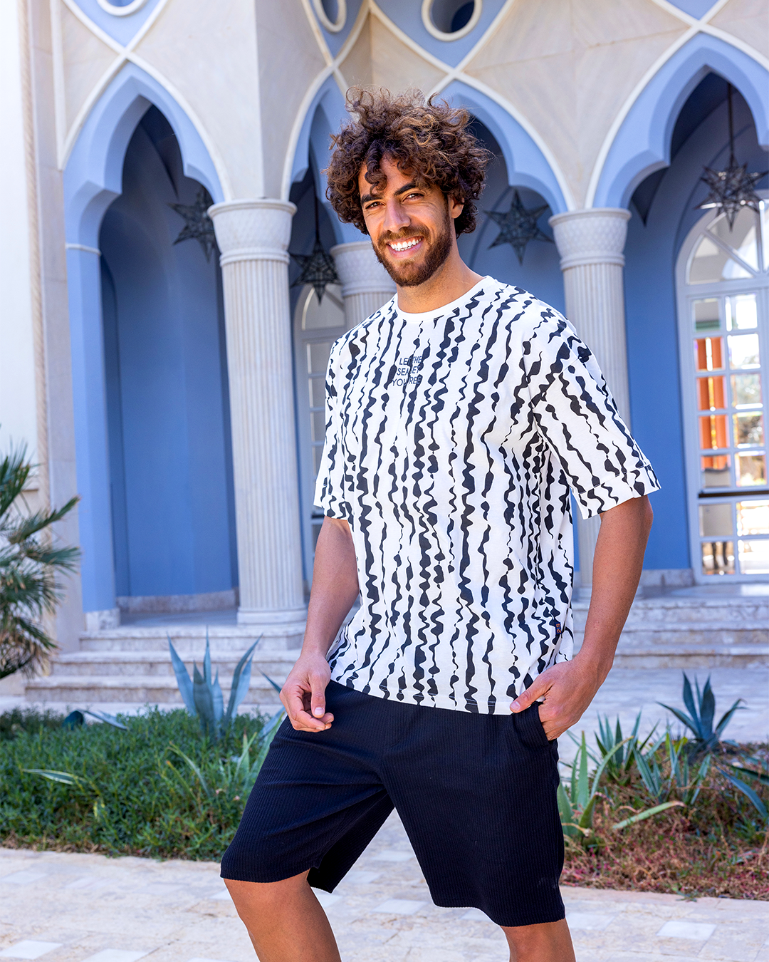 بيجاما شورت جاكارد مع توب نص كم و طباعه مميزه