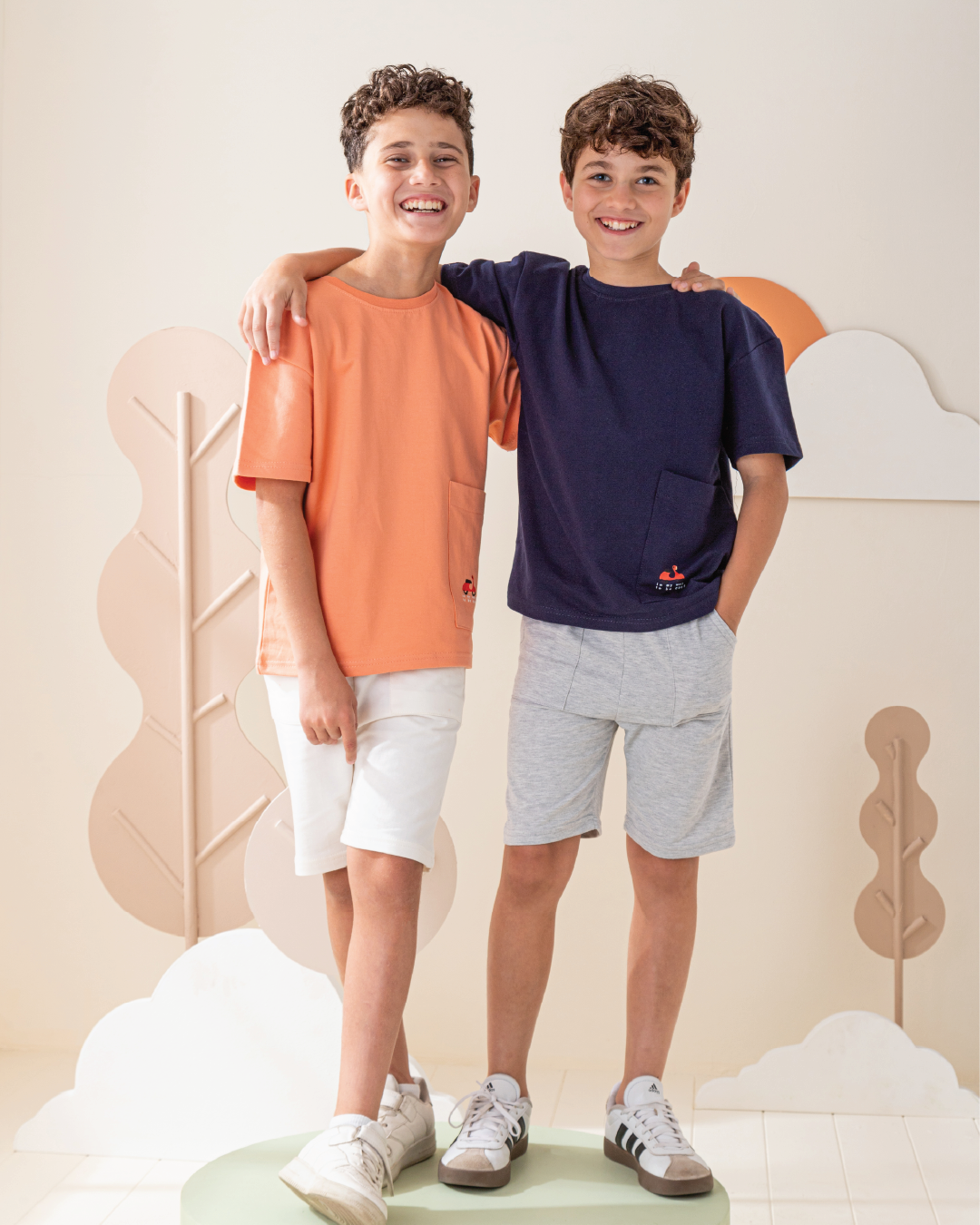 بيجاما شورت سمر ميلتون و توب نص كًم مع جيب كبير على الجنب