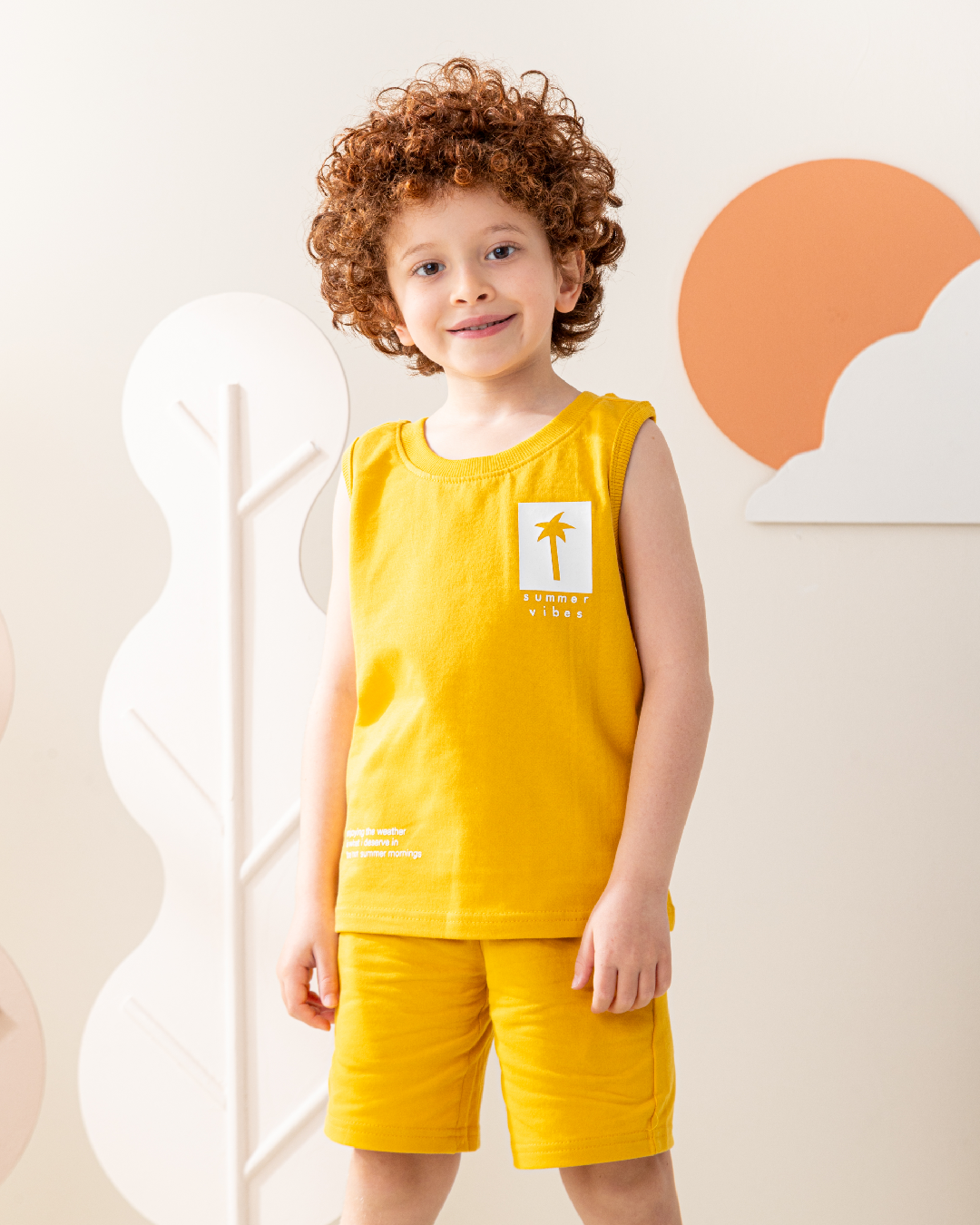 بيجاما كَت و شورت سمر ميلتون مع طباعه صغيره على الصدر