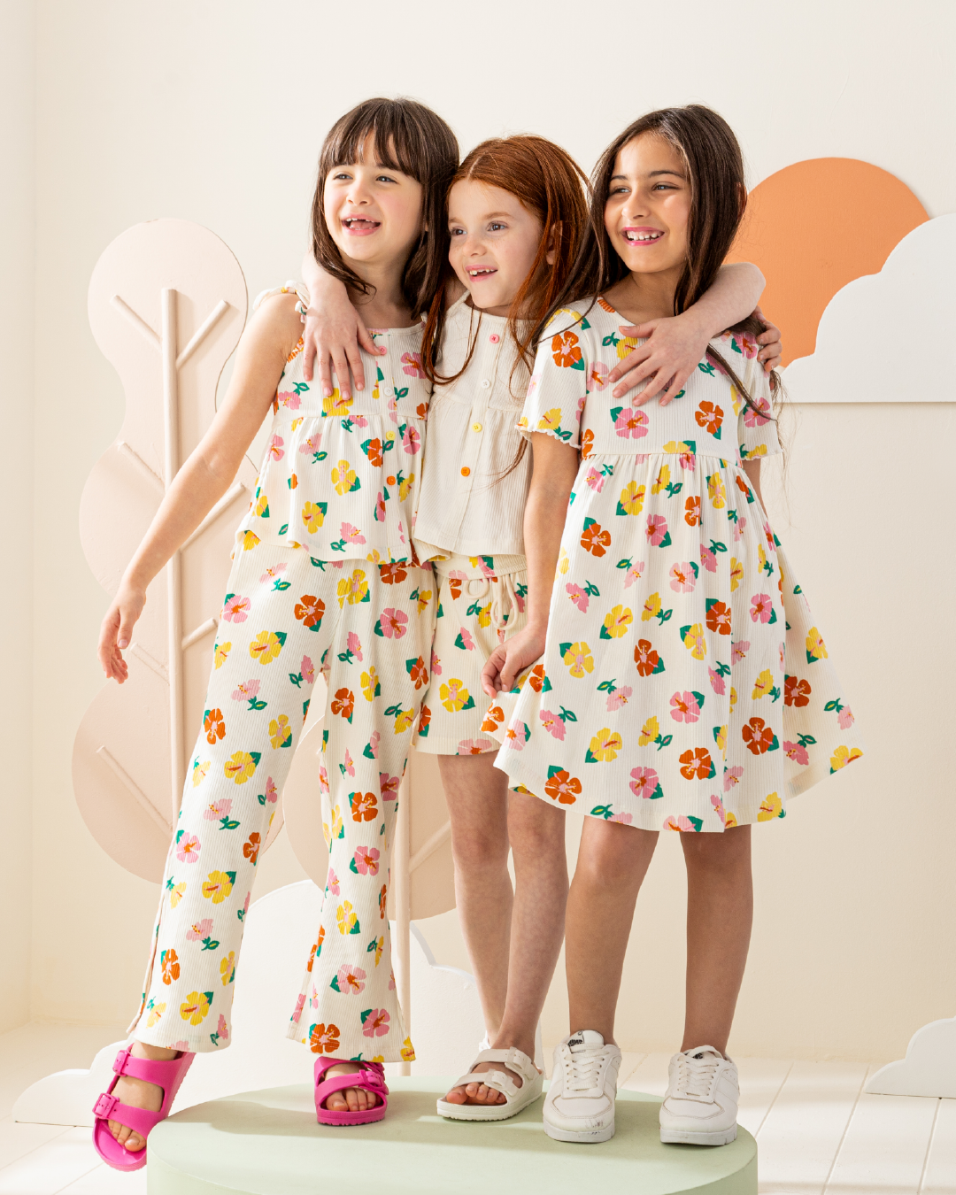 بيجاما توب حمالة و بنطلون طباعه ورود كبيره