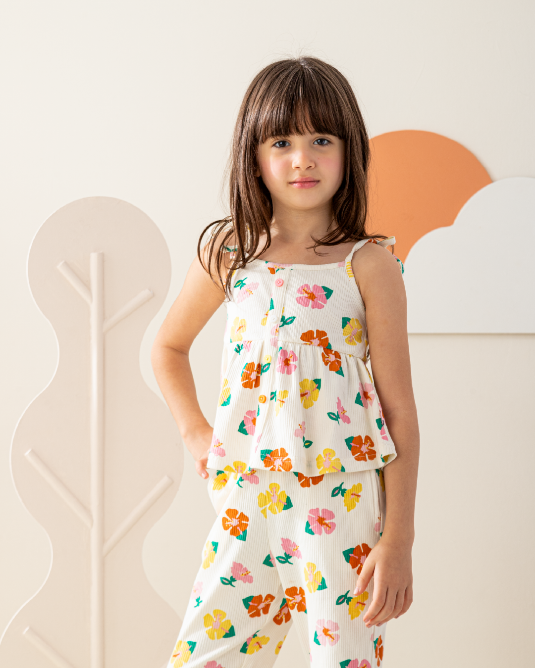 بيجاما توب حمالة و بنطلون طباعه ورود كبيره