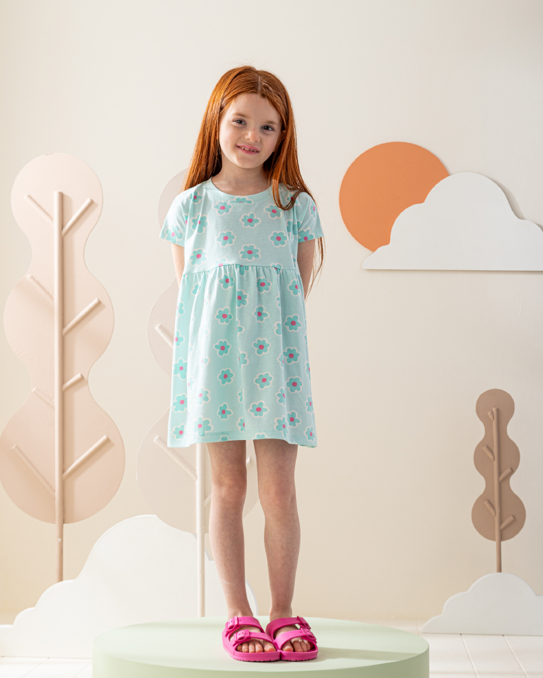 فستان كتف ساقط قطن ورود كبيره