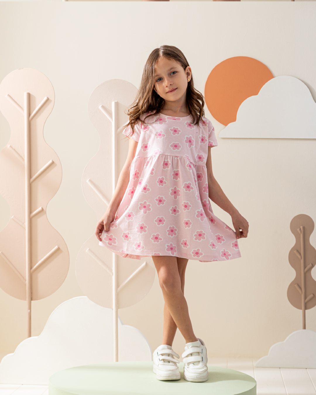 فستان كتف ساقط قطن ورود كبيره