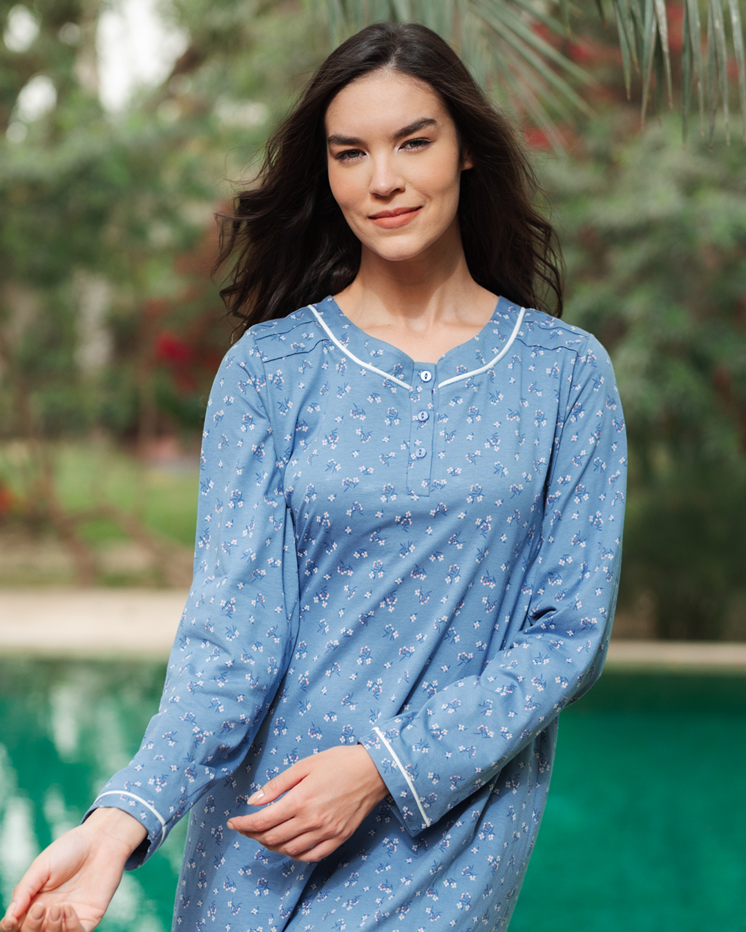 A haremet shirt printed a long sleeve