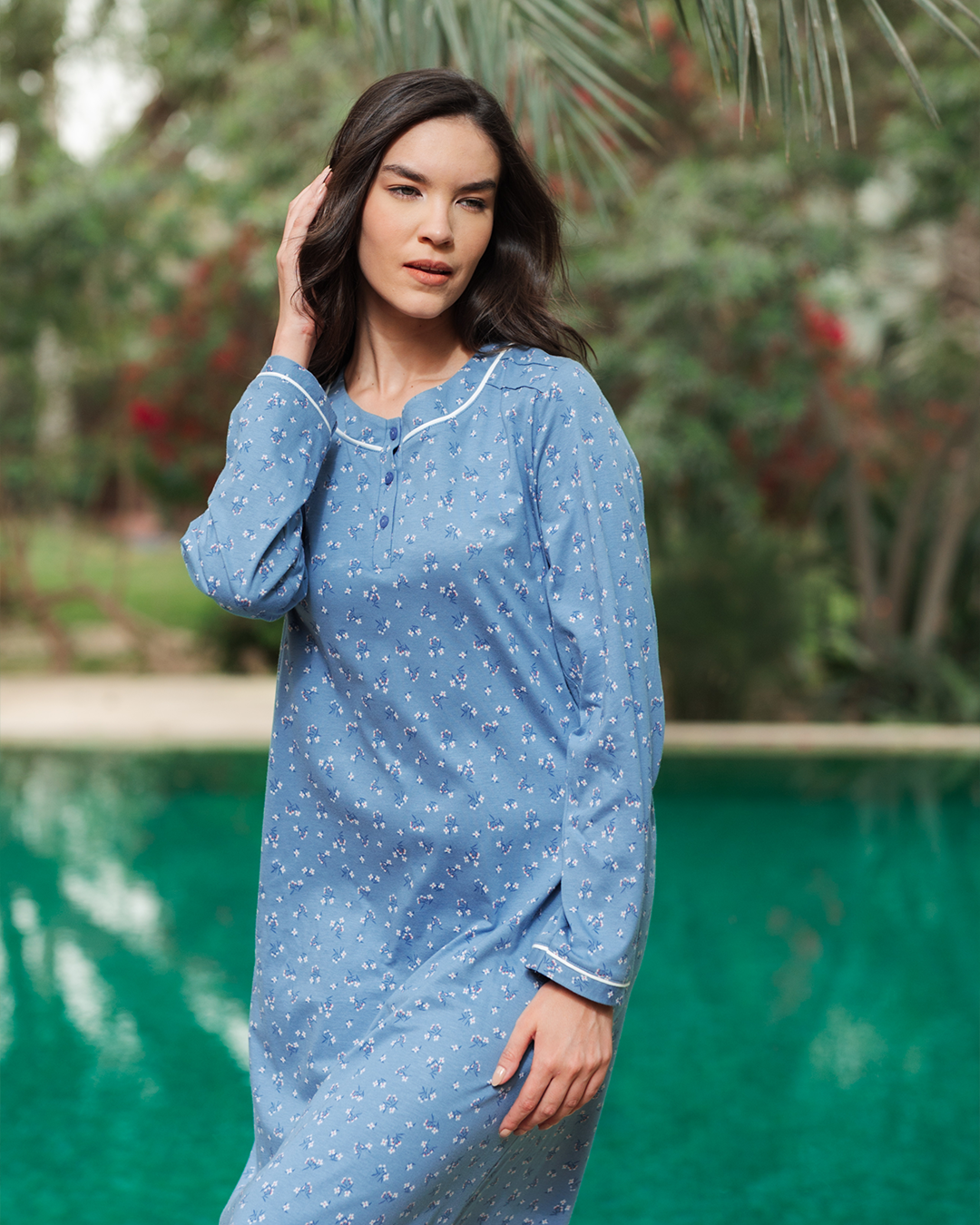 A haremet shirt printed a long sleeve