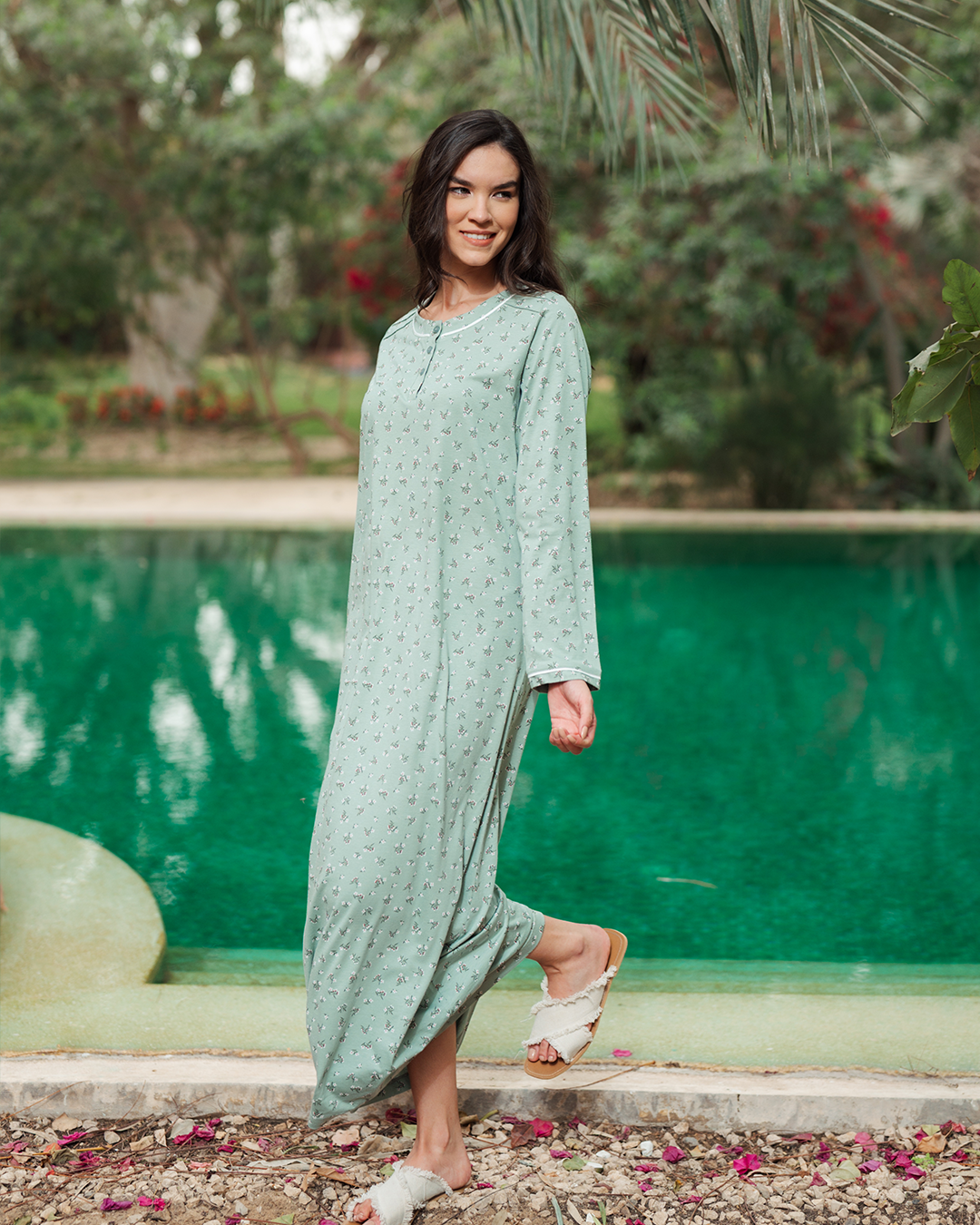 A haremet shirt printed a long sleeve