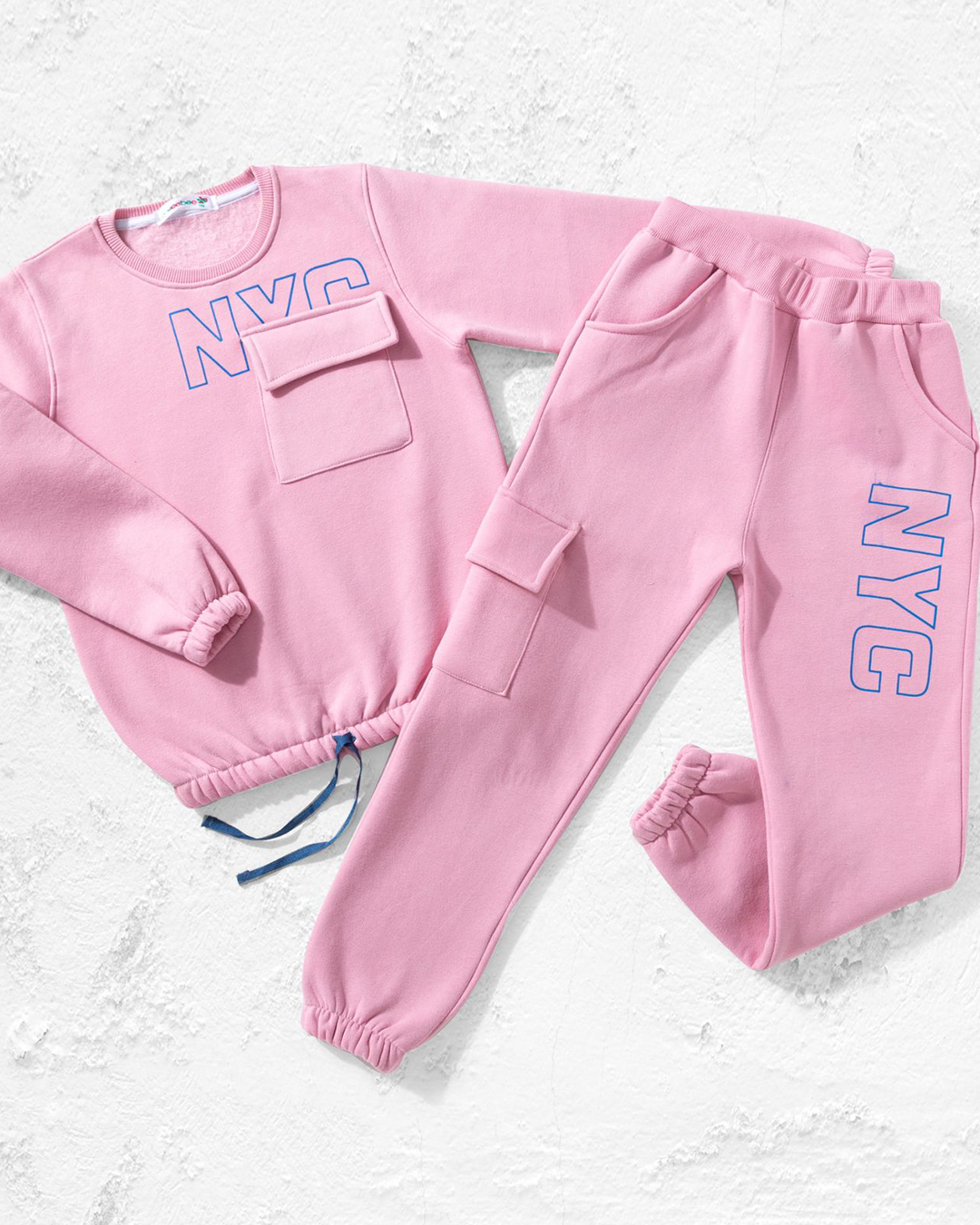 NYC بيجامه بناتي بكم وبنطلون بجيب علي الصدر