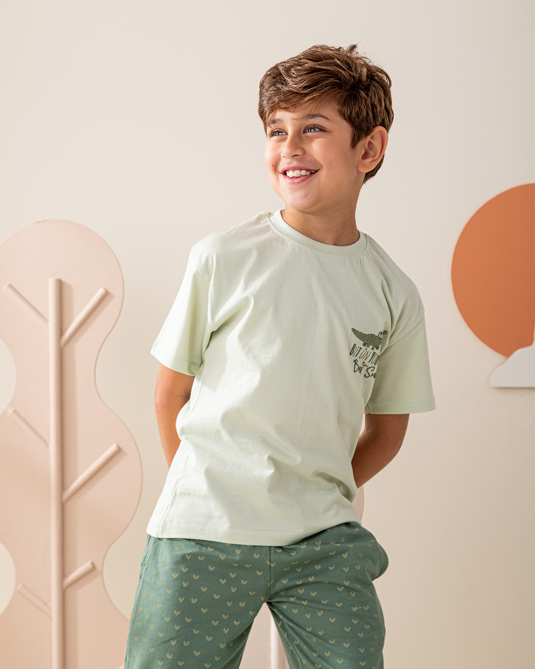 بيجاما نص كم و بنطلون قط التمساح الصغير