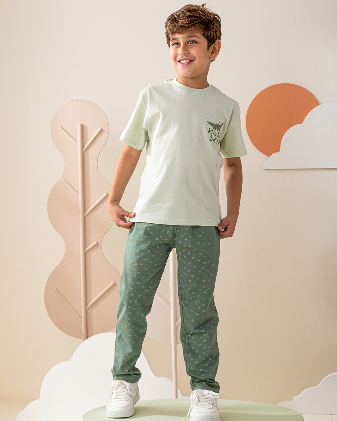 بيجاما نص كم و بنطلون قط التمساح الصغير