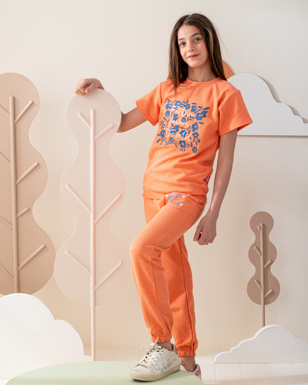 embroidery بيجاما بناتي تيشرت و بنطلون