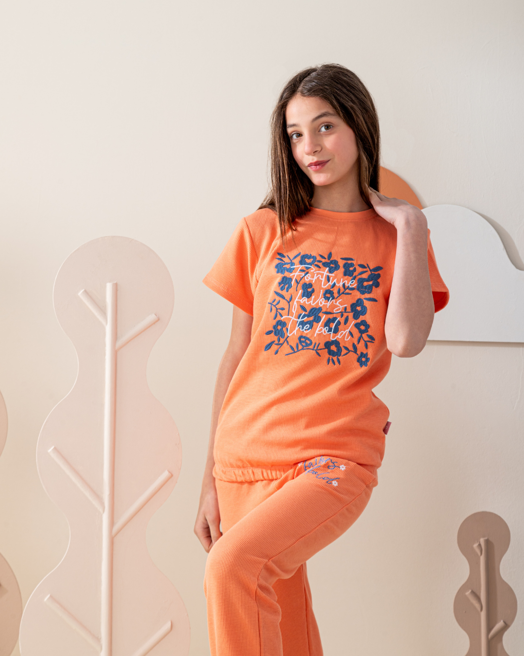 embroidery بيجاما بناتي تيشرت و بنطلون