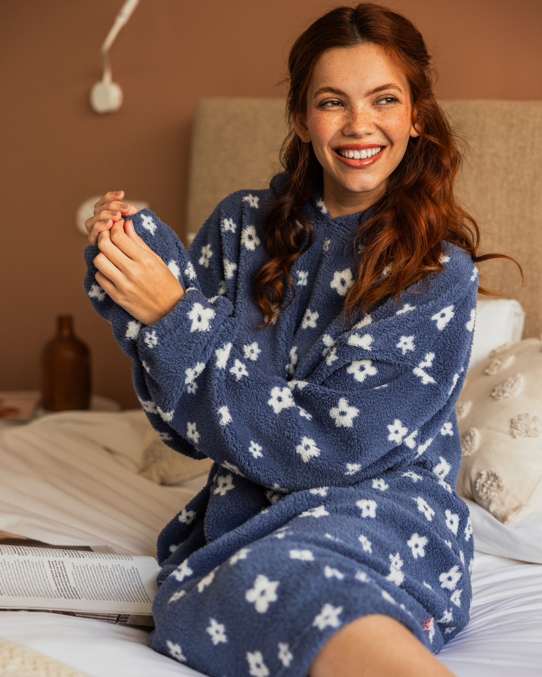 Blue flowers blanket with hood oversize